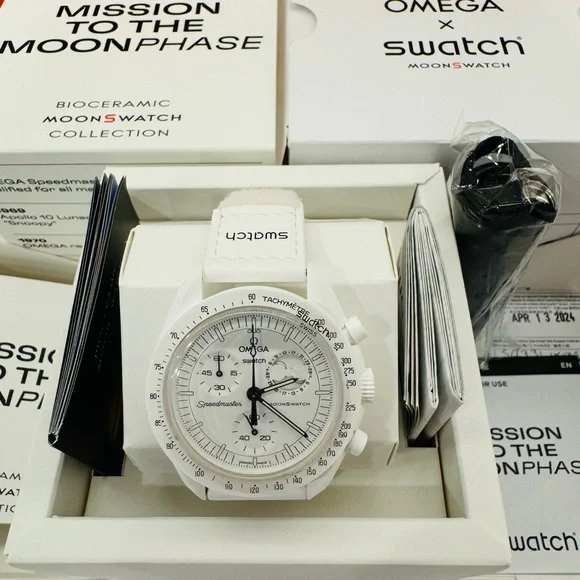 NIB OMEGA X Swatch Snoopy Mission to the Moonphase White - Picture 6 of 16